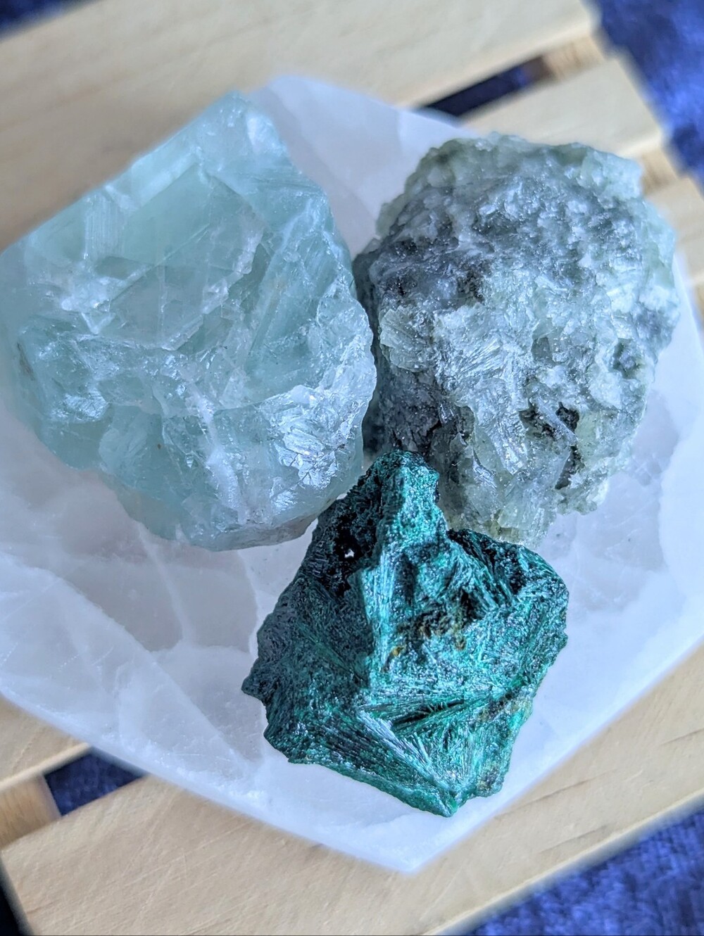 Heart Chakra Crystal ❤️ rough Gem Trio Plate ❤️ MaLachite FLuorite Prehnite gift